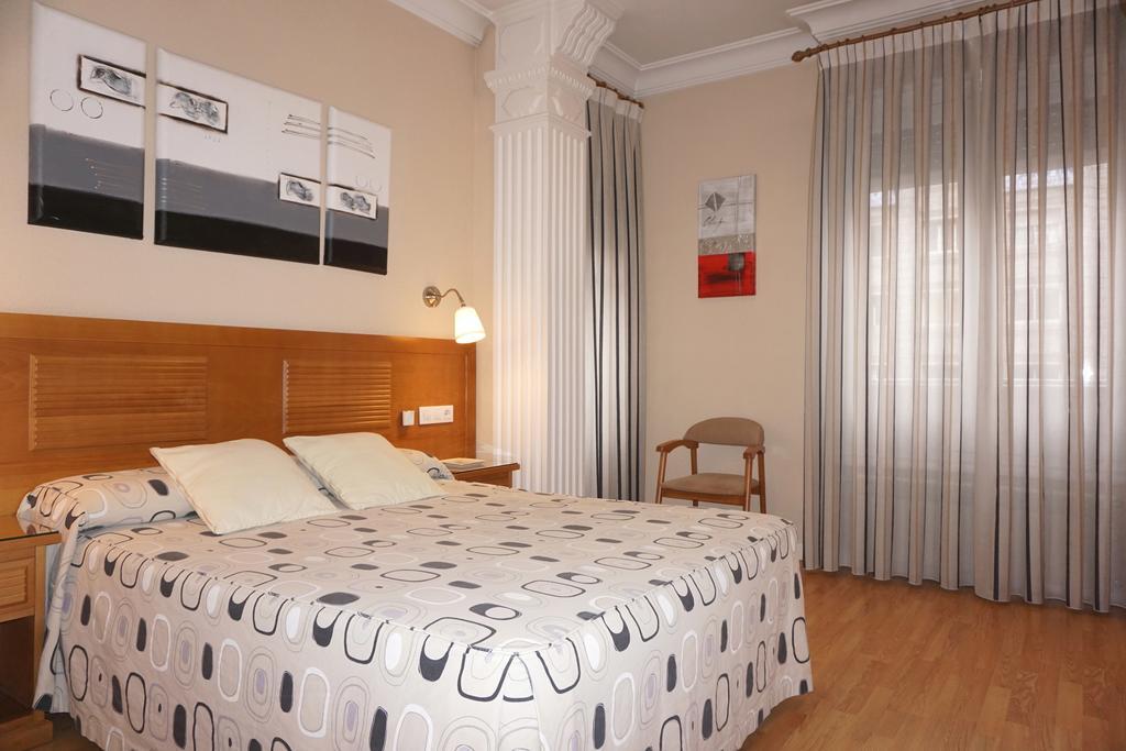 Hotel Santillan II Madrid Zimmer foto